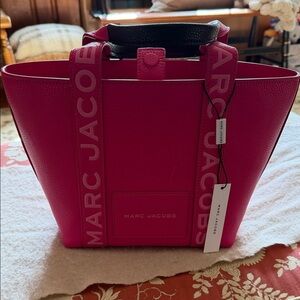 NWT Marc Jacobs Hot Pink Logo Strap Tote